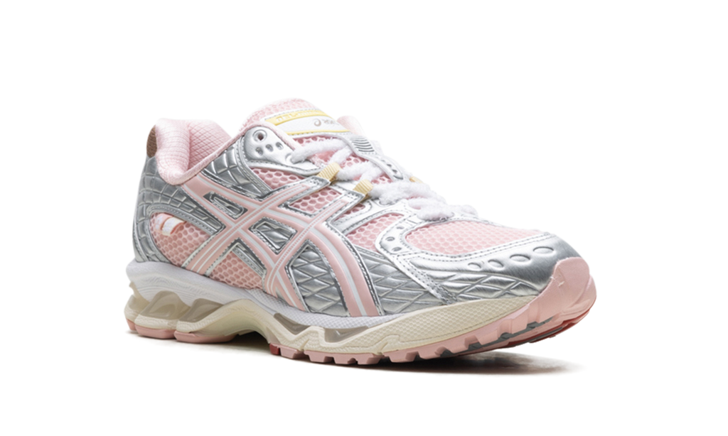GEL-Nimbus 10.1 "VandyThePink - Strawberry" 1203A865 702