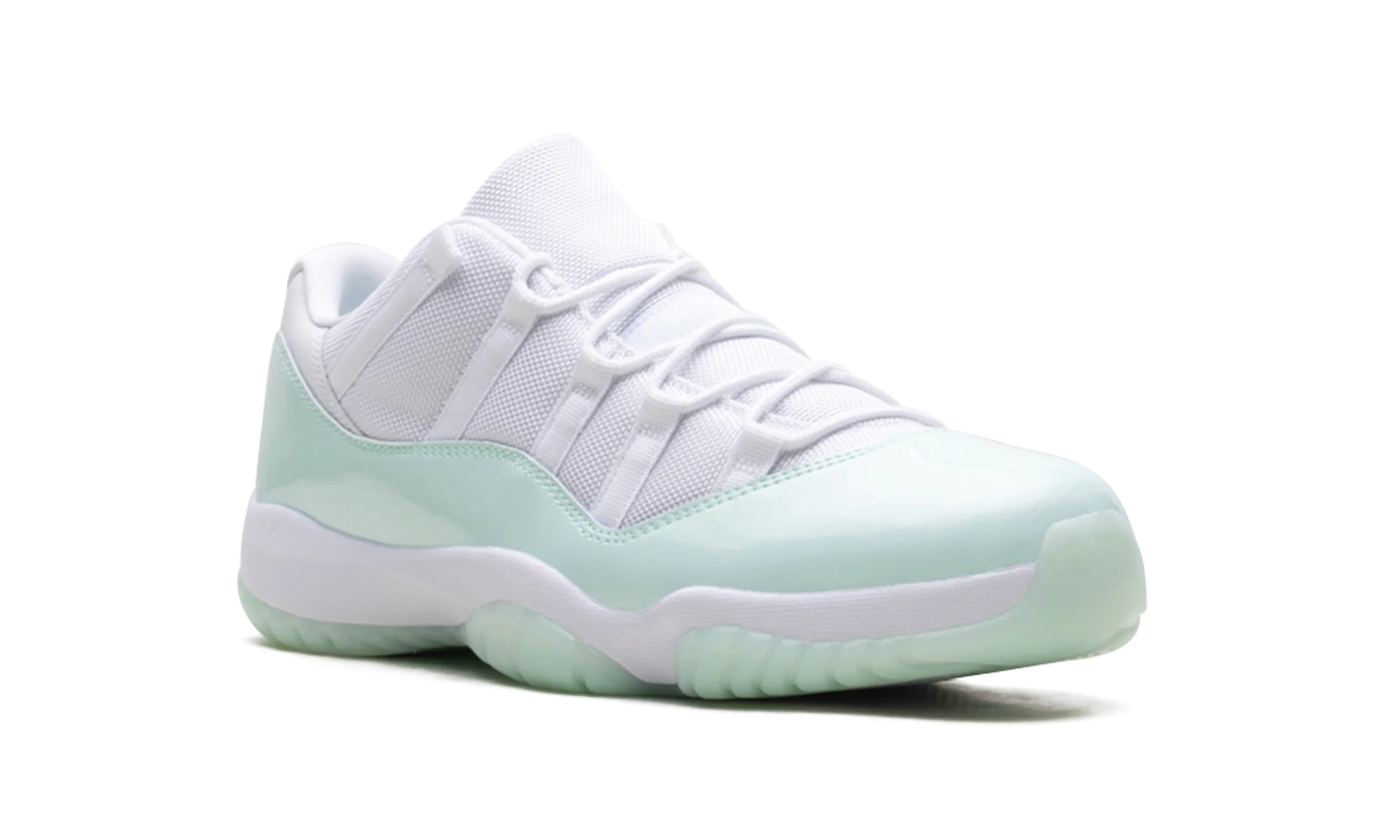 Air Jordan 11 Low WMNS "Igloo" AH7860 103