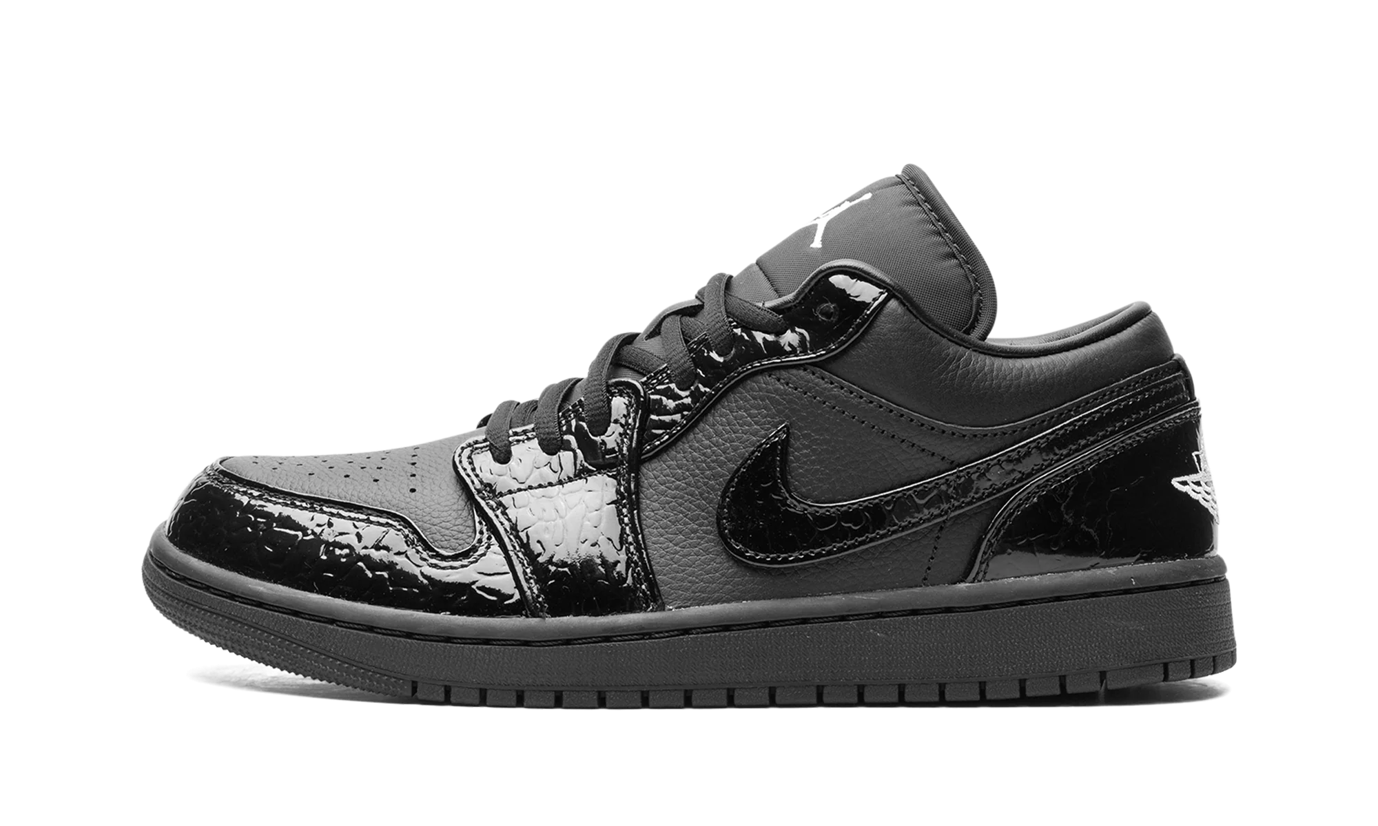 Air Jordan 1 WMNS "Black Croc" HJ7743 010