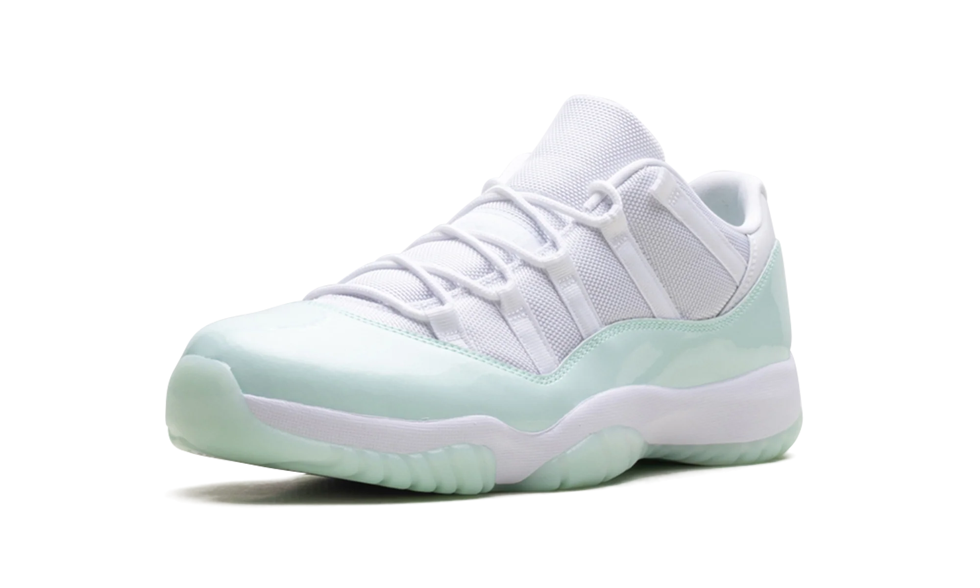 Air Jordan 11 Low WMNS "Igloo" AH7860 103