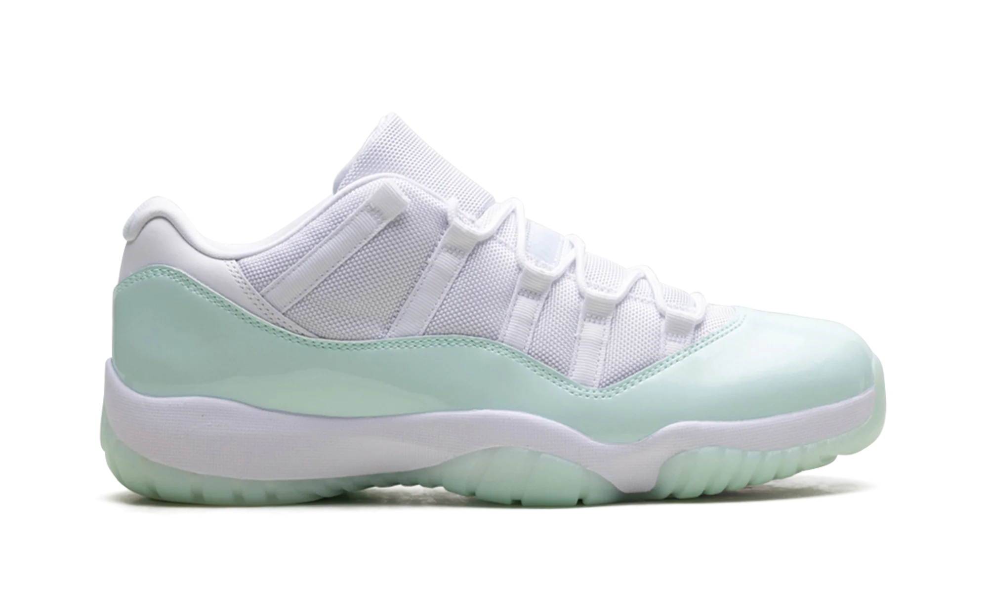 Air Jordan 11 Low WMNS "Igloo" AH7860 103