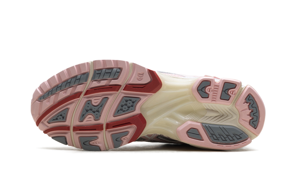 GEL-Nimbus 10.1 "VandyThePink - Strawberry" 1203A865 702