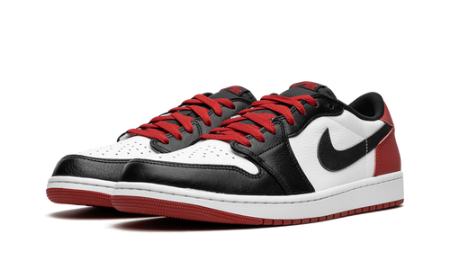 Air Jordan 1 Low OG "Black Toe 2023"